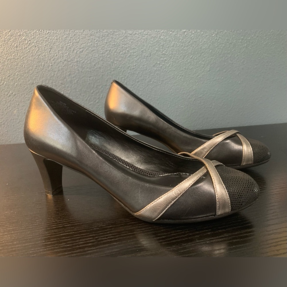 Easy Spirit heels - 9.5 W
